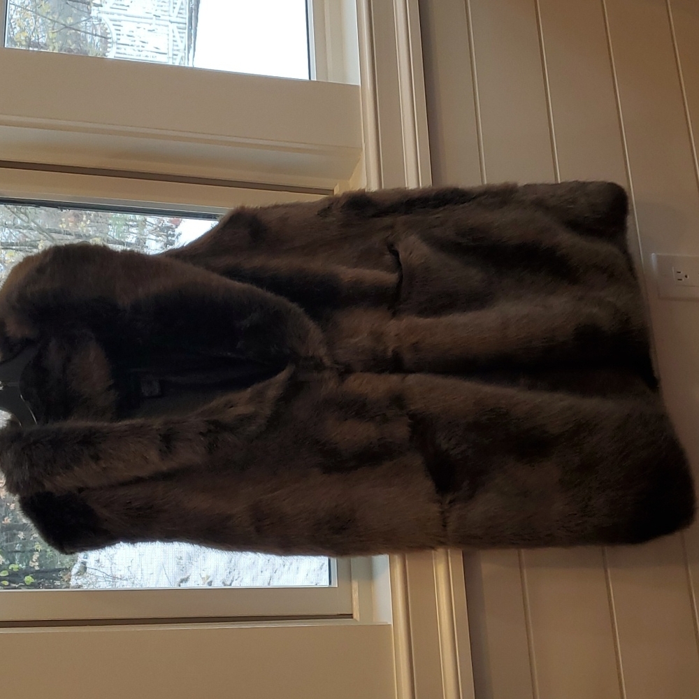 Steve Madden army Green heavy faux fur vest with hook and eye closure
